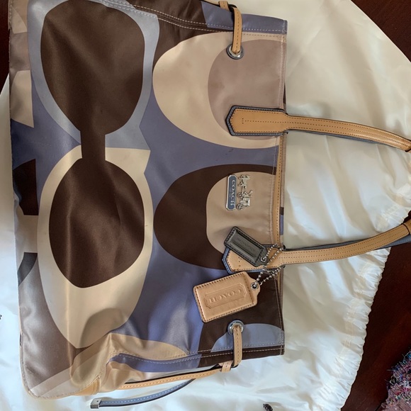 Coach Handbags - Coach scarf tote